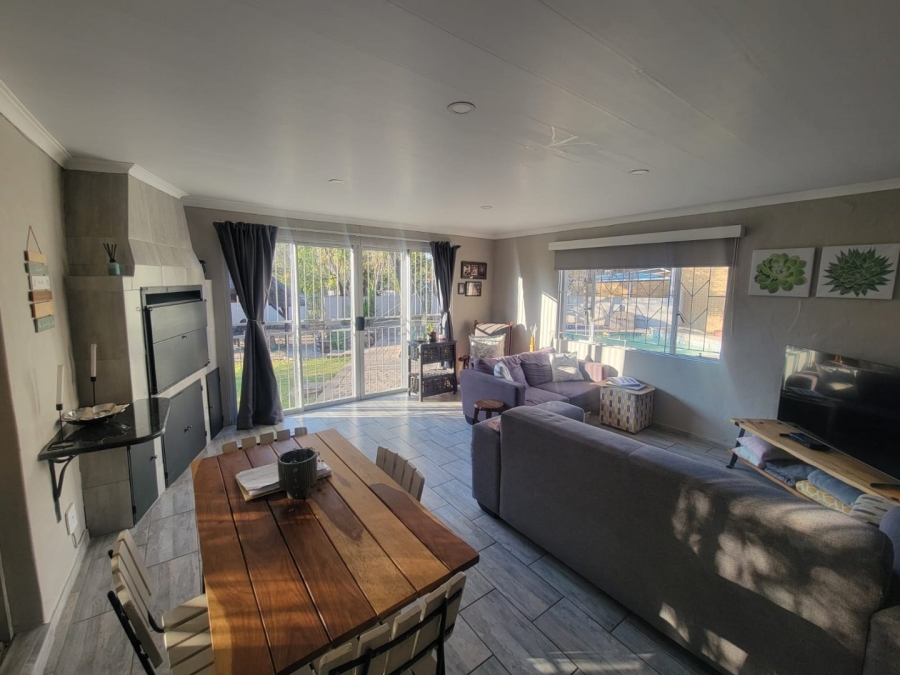 5 Bedroom Property for Sale in Suidrand Free State